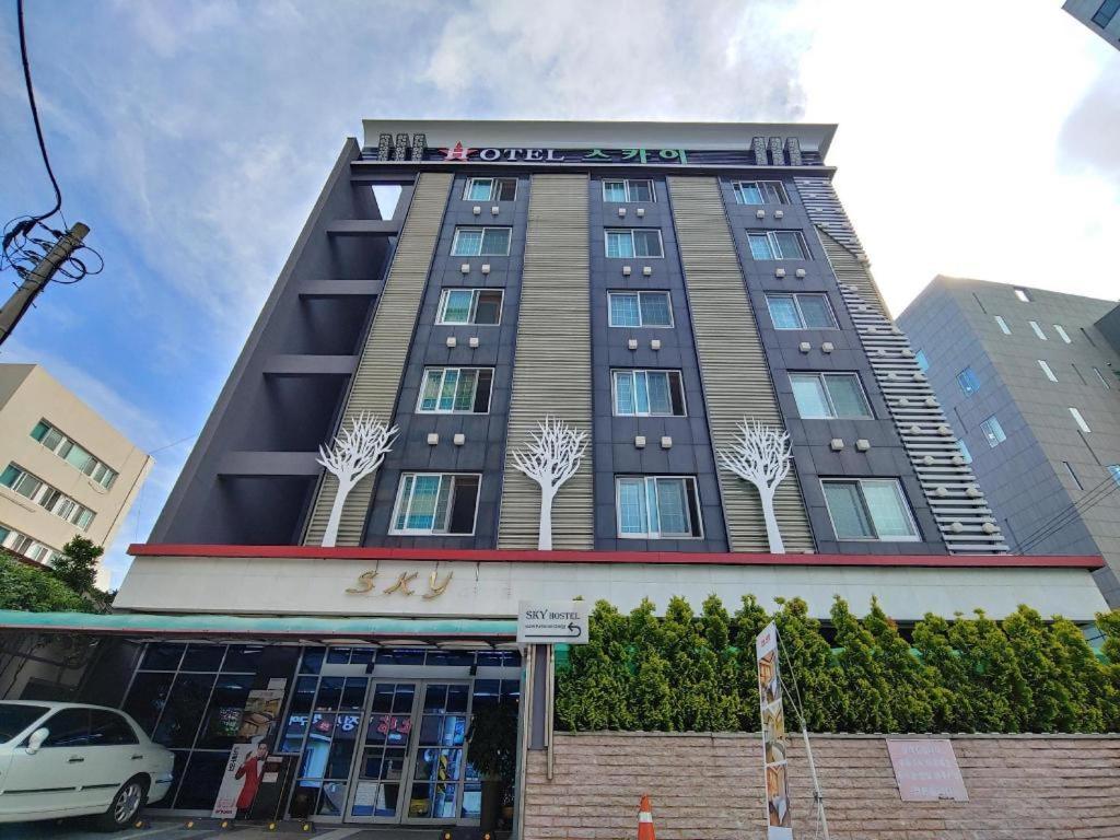 Sky Hotel Чханвон Экстерьер фото