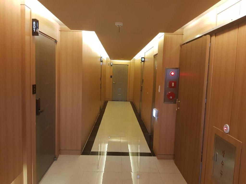 Sky Hotel Чханвон Экстерьер фото