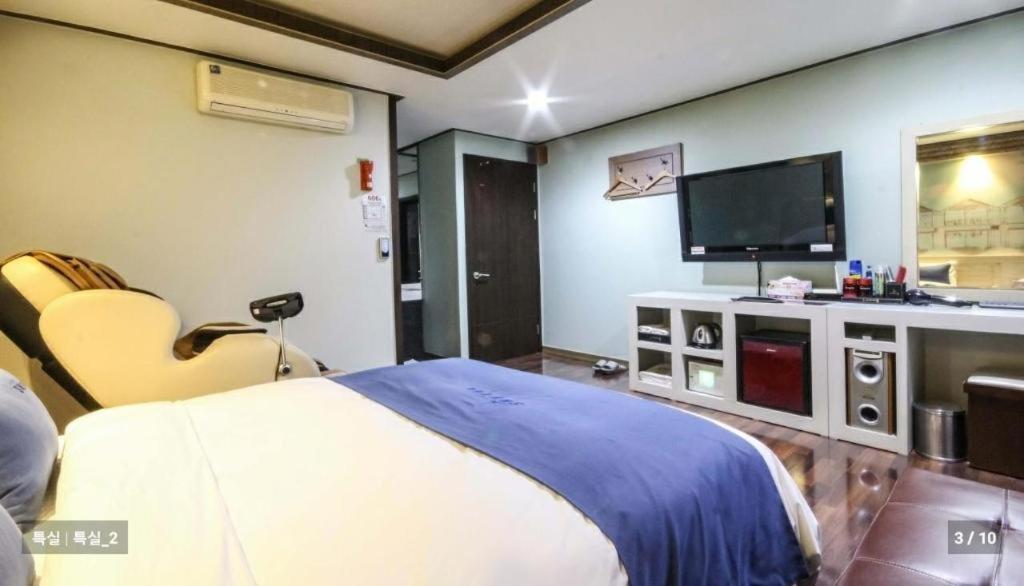 Sky Hotel Чханвон Экстерьер фото