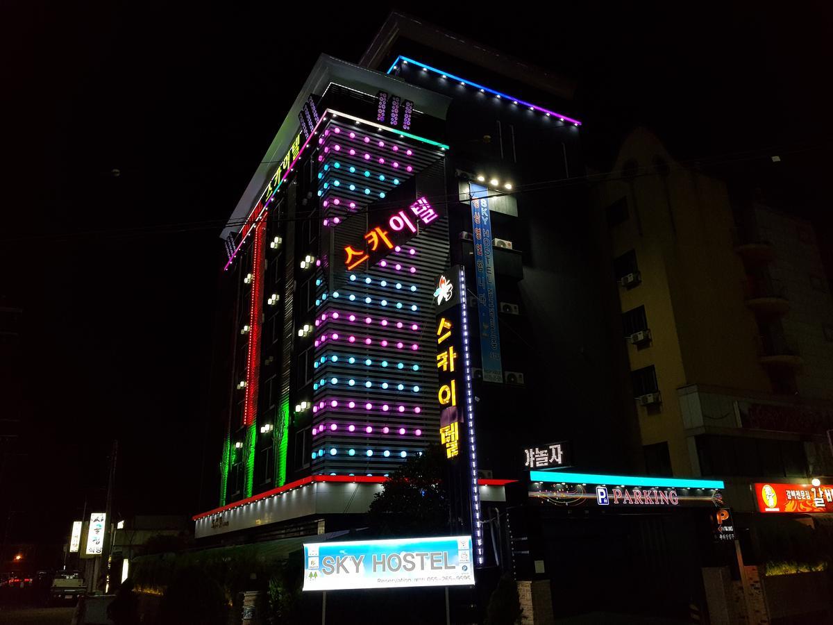 Sky Hotel Чханвон Экстерьер фото